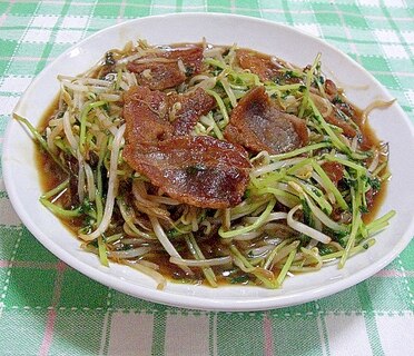 豚肉と豆苗ともやしのオイスターソース炒め